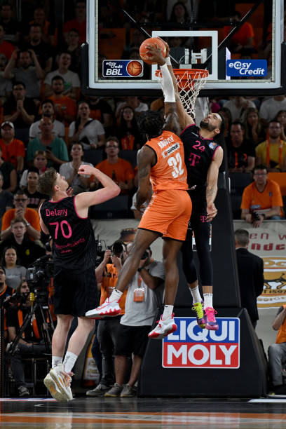 就在球队拼 就在球队拼