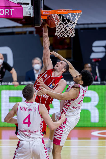 优势缩小至 优势缩小至