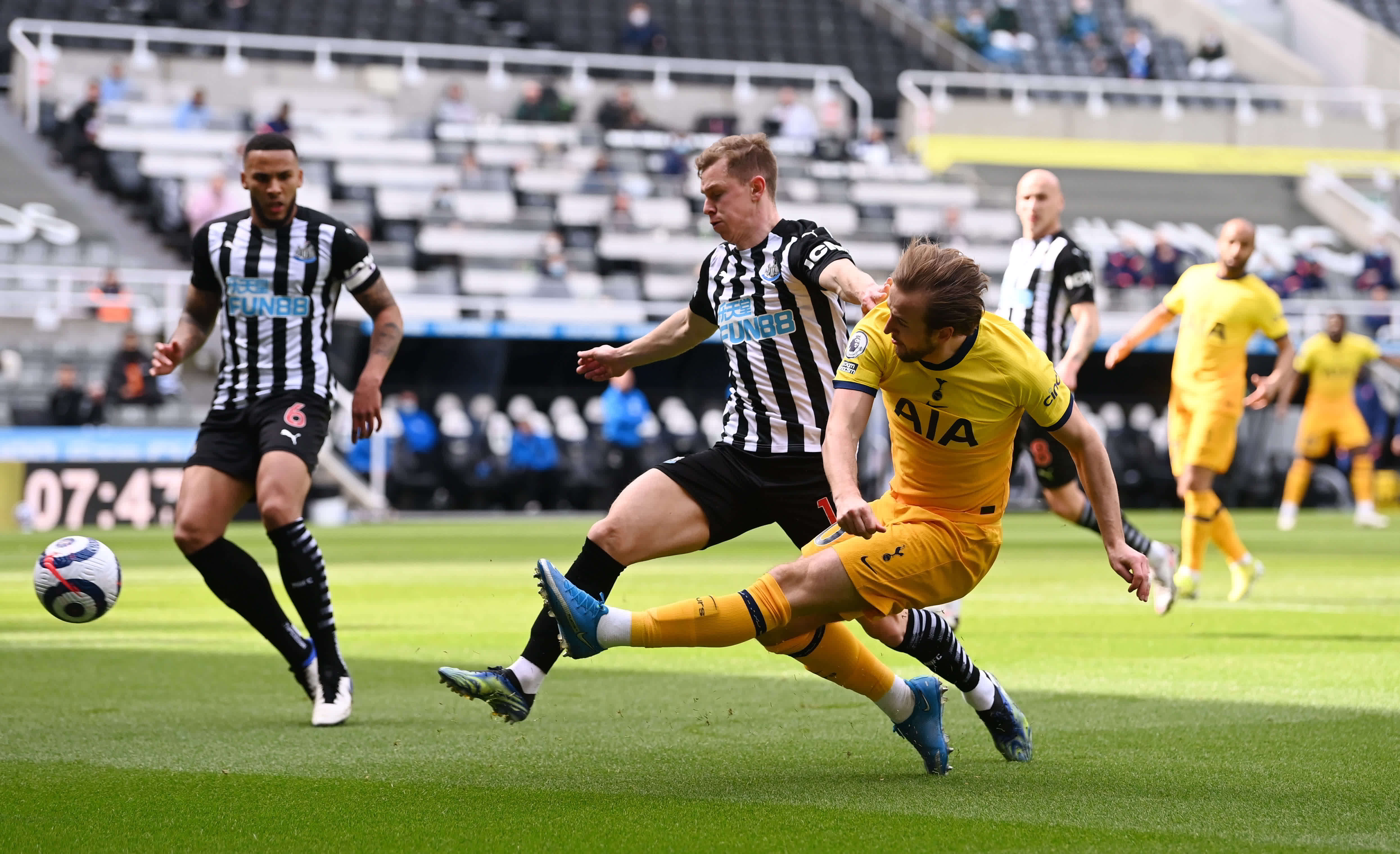 在与巴塞罗 在与巴塞罗